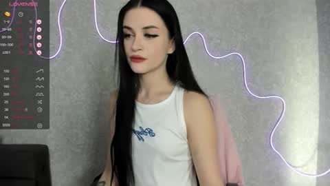 Molly - online show from 10-18-25, 06:48