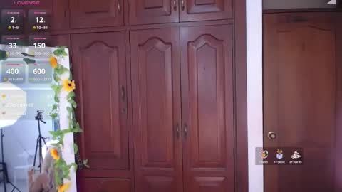 Snapshot of molly_curvyhot chatting on 09-11-25, 02:17 molly_curvyhot online show from 09-11-25, 02:17