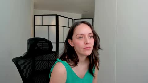   MOLLY   online show from 12-03-25, 04:16