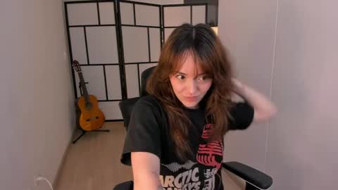   MOLLY   online show from 06-23-26, 05:33