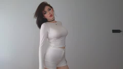 molly_millerr online show from 06-15-26, 02:08