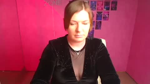 Molly online show from 01-11-26, 01:05