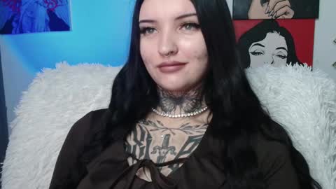 Lina online show from 11-24-25, 09:09