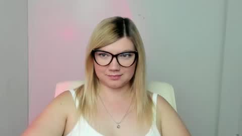 Molly online show from 09-18-25, 11:56