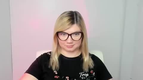 Molly online show from 09-22-25, 11:45