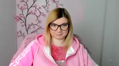 Molly online show from 05-02-26, 11:37