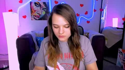 Snapshot of molly_mouse_ chatting on 02-24-26, 01:20 Molly online show from 02-24-26, 01:20