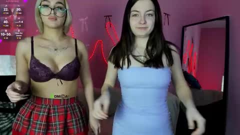 Snapshot of molly_mouse_ chatting on 03-08-26, 03:05 Molly online show from 03-08-26, 03:05