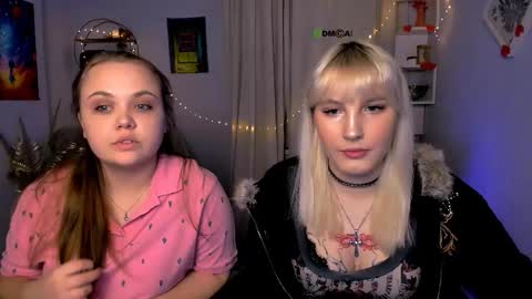 Snapshot of molly_mouse_ chatting on 03-15-26, 08:15 Molly online show from 03-15-26, 08:15