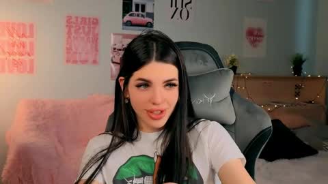 Molly online show from 04-11-26, 07:45