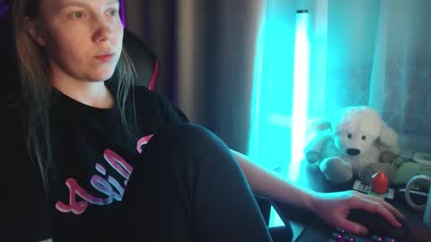 I have new photos come and see with love Molly online show from 01-05-26, 05:27