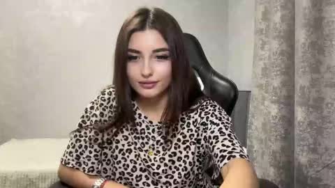 Molly online show from 11-08-25, 07:12