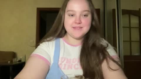 Snapshot of mollyas chatting on 10-03-25, 04:04 Alice online show from 10-03-25, 04:04