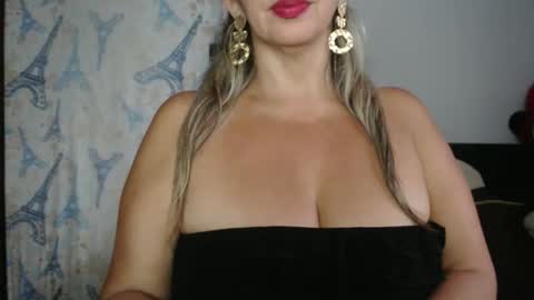 Molly Bunny online show from 09-21-25, 10:22