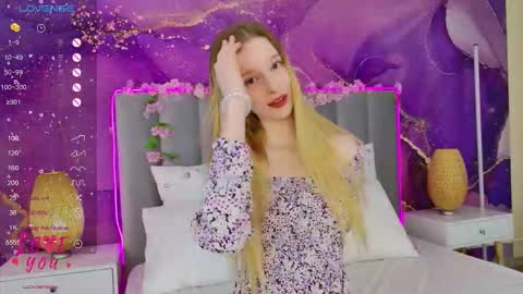 Snapshot of mollydollzz chatting on 03-03-26, 12:33 mollydollzz online show from 03-03-26, 12:33