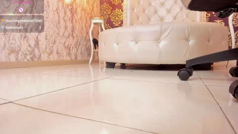 Snapshot of mollyevanss1 chatting on 01-15-25, 07:15 Molly Evanss online show from 01-15-25, 07:15