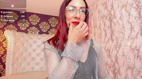Snapshot of mollyevanss1 chatting on 01-25-25, 07:38 Molly Evanss online show from 01-25-25, 07:38
