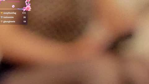 Snapshot of mollyevanss1 chatting on 02-06-25, 10:48 Molly Evanss online show from 02-06-25, 10:48