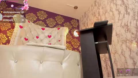 Snapshot of mollyevanss1 chatting on 02-26-25, 10:36 Molly Evanss online show from 02-26-25, 10:36