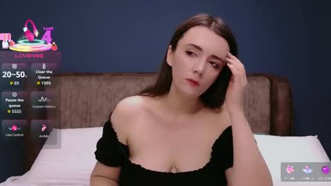 Molly online show from 07-23-26, 01:58