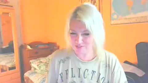 Mollyjoyq online show from 05-21-26, 06:48