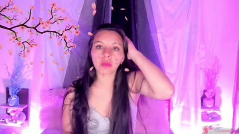 Snapshot of mollylewis18 chatting on 01-24-25, 08:54 New girl Emily Valentina Michelle online show from 01-24-25, 08:54