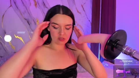 Snapshot of mollylewis18 chatting on 12-03-25, 02:41 New girl Emily Valentina Michelle online show from 12-03-25, 02:41