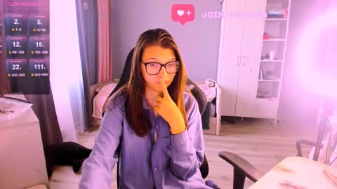 Snapshot of mollylollipop20 chatting on 09-09-25, 03:28 KIRA online show from 09-09-25, 03:28