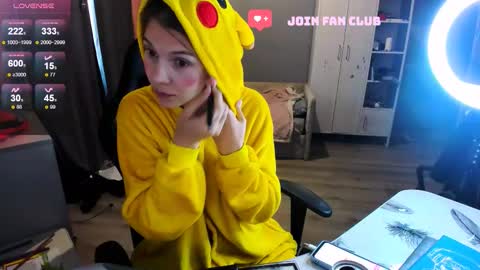 Snapshot of mollylollipop20 chatting on 09-16-25, 03:29 KIRA online show from 09-16-25, 03:29