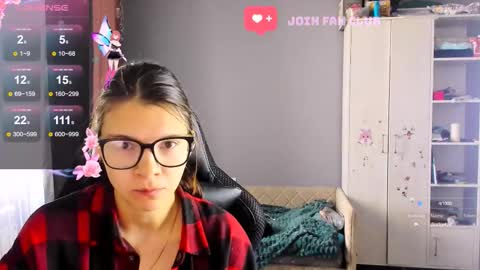 Snapshot of mollylollipop20 chatting on 09-30-25, 05:01 KIRA online show from 09-30-25, 05:01