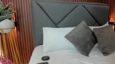 Snapshot of mollylove_ chatting on 01-17-26, 07:17 mollylove_ online show from 01-17-26, 07:17