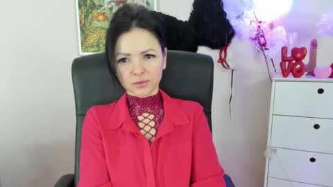 Snapshot of mollymoon40 chatting on 02-27-26, 08:03 Molly online show from 02-27-26, 08:03