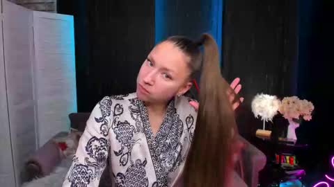 hi im Molly heregreat boobs big heart  warm pussy  online show from 11-22-25, 12:53