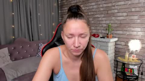 hi im Molly heregreat boobs big heart  warm pussy  online show from 04-29-26, 01:21