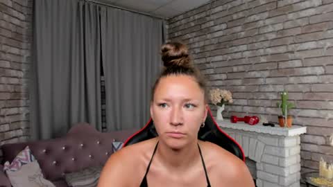 hi im Molly heregreat boobs big heart  warm pussy  online show from 06-29-26, 12:06