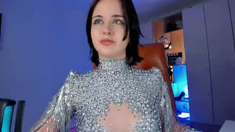 Molly online show from 06-26-26, 08:24