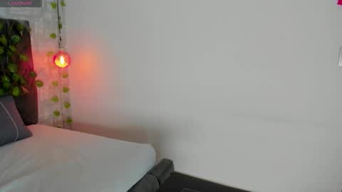 mollyrosse1 online show from 11-07-25, 06:30