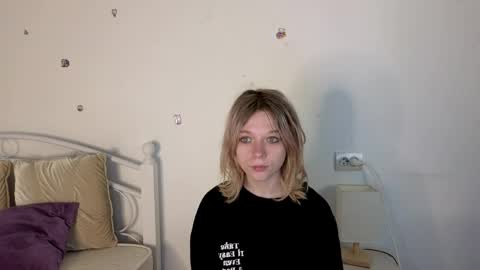 Snapshot of mollysally chatting on 04-06-26, 04:32 mollysally online show from 04-06-26, 04:32