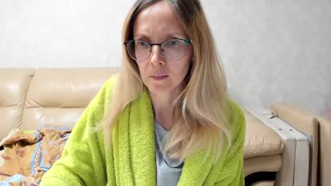 AngelMomm online show from 02-10-25, 04:14