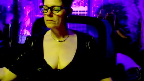 Snapshot of mollysun chatting on 04-30-26, 05:41 MollySun Nina Randmann online show from 04-30-26, 05:41