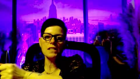 Snapshot of mollysun chatting on 05-12-26, 04:15 MollySun Nina Randmann online show from 05-12-26, 04:15