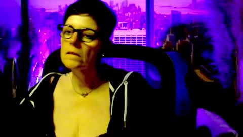 Snapshot of mollysun chatting on 05-13-26, 06:05 MollySun Nina Randmann online show from 05-13-26, 06:05