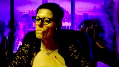 Snapshot of mollysun chatting on 05-25-26, 04:35 MollySun Nina Randmann online show from 05-25-26, 04:35