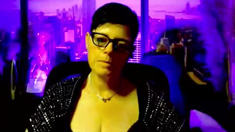 Snapshot of mollysun chatting on 05-31-26, 06:09 MollySun Nina Randmann online show from 05-31-26, 06:09