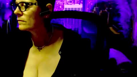 Snapshot of mollysun chatting on 06-04-26, 04:24 MollySun Nina Randmann online show from 06-04-26, 04:24