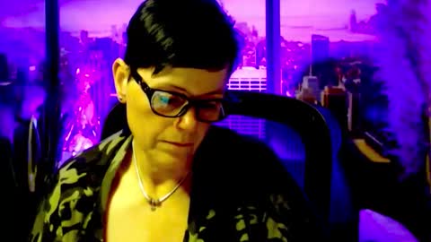 Snapshot of mollysun chatting on 06-11-26, 04:38 MollySun Nina Randmann online show from 06-11-26, 04:38