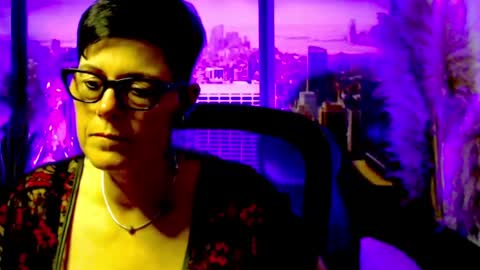 Snapshot of mollysun chatting on 06-14-26, 04:31 MollySun Nina Randmann online show from 06-14-26, 04:31