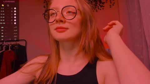 Snapshot of mollytucker chatting on 10-17-25, 03:14 mollytucker online show from 10-17-25, 03:14