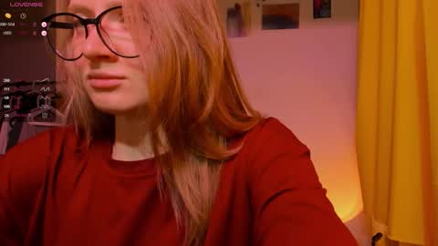 Snapshot of mollytucker chatting on 11-16-25, 04:12 mollytucker online show from 11-16-25, 04:12