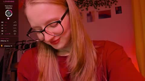 Snapshot of mollytucker chatting on 11-23-25, 04:40 mollytucker online show from 11-23-25, 04:40